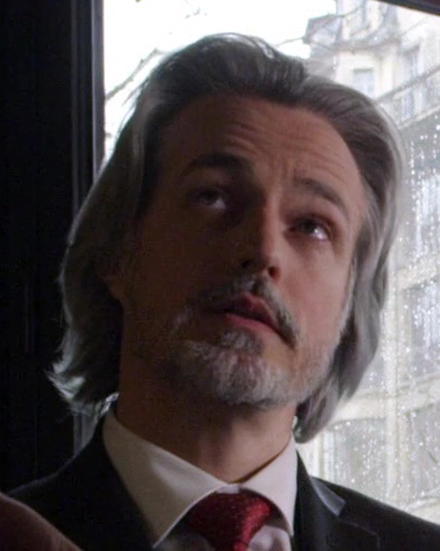 File:French holder of the Chitauri neural link in Pilot.jpg