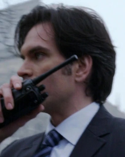 File:S.H.I.E.L.D. agent (Pilot) in Pilot.jpg