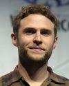 Iain De Caestecker